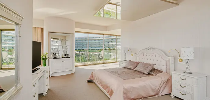 Royal Deluxe Suite